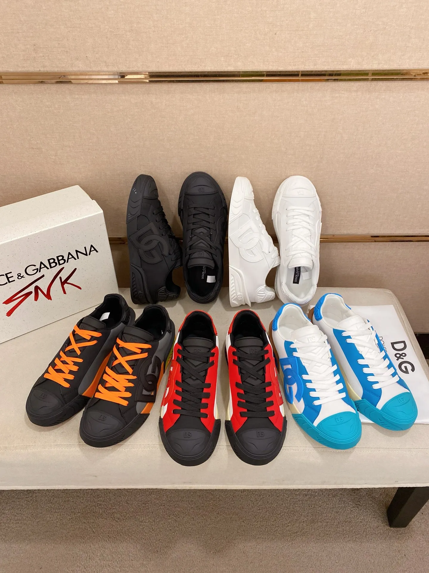 Men's shoes 💰: 660💰 (top quality) The latest sports style DG hot model recommendation, 👉 first launch of men's shoes 😻 I am really crazy about it, top design, impeccable comfort, absolute best-seller, imported cowhide upper, full cowhide lining🐂. Original replica, the latest cool outsole 💥👟Number of codes: 38-44 (45/custom-made, non-refundable)